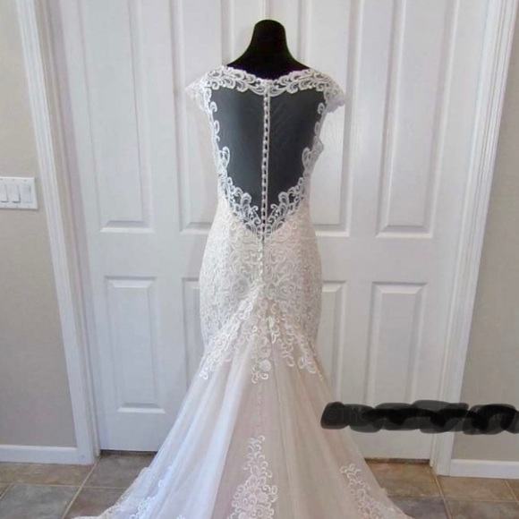 Allure Bridal Wedding dress, Style #9468 - Picture 5 of 6